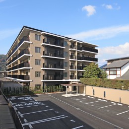 ローレルコート嵯峨嵐山外観