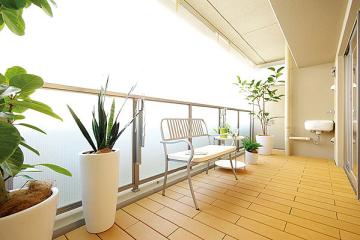 ファイル:グランドメゾン伊丹池尻 リテラシティバルコニー.jpg