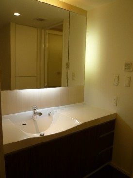 ファイル:芝浦アイランド グローヴタワー洗面台.jpg