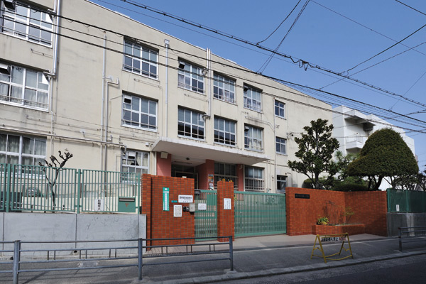 ファイル:市立高松小学校.jpg