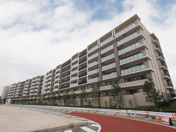 ファイル:シャリエ柏たなかステーションヴィラ外観 180122.jpg