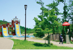 ファイル:彩都なないろ公園 彩都161027.png