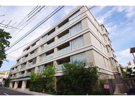 ファイル:ローレルコート夙川北名次町 外観 170420.jpg