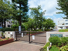 ファイル:市立綱島小学校 綱島161016.jpg