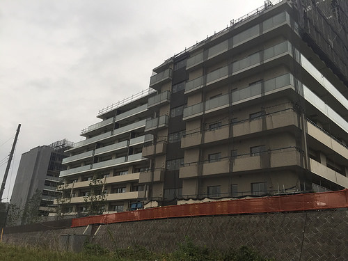 ファイル:現地状況 D棟西側とE棟(2015-09-06撮影)170514.jpg