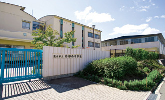 ファイル:彩都西中学校 彩都161027.jpg