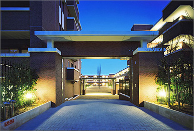 ファイル:シティハウス上甲東園 関西学院前アプローチ.jpg