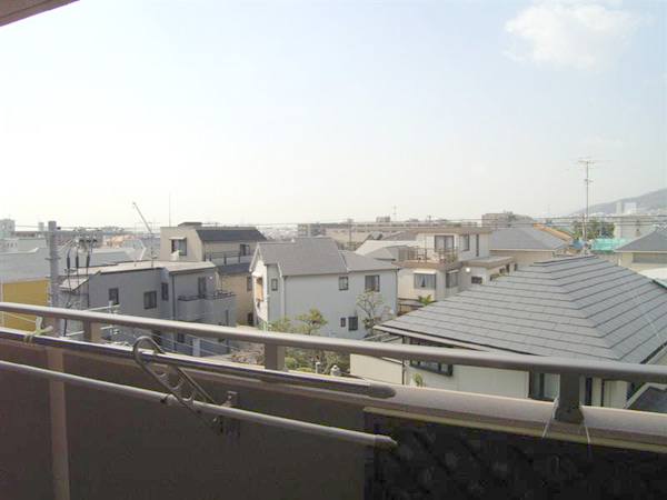 ファイル:ヒルズ芦屋翠ヶ丘3階バルコニーからの眺望2.jpg