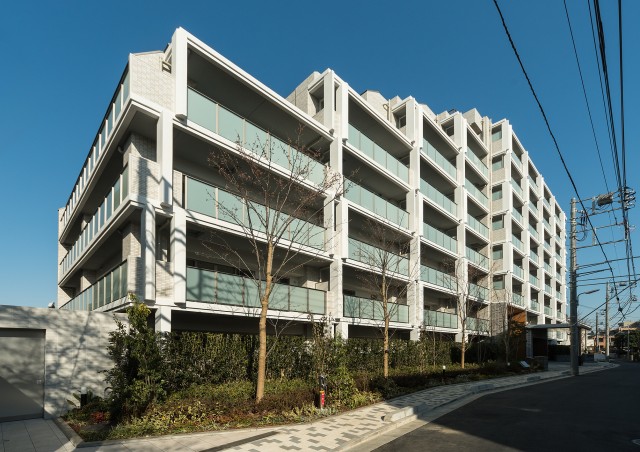 ファイル:ザ・調布テラス 外観 170121.jpg