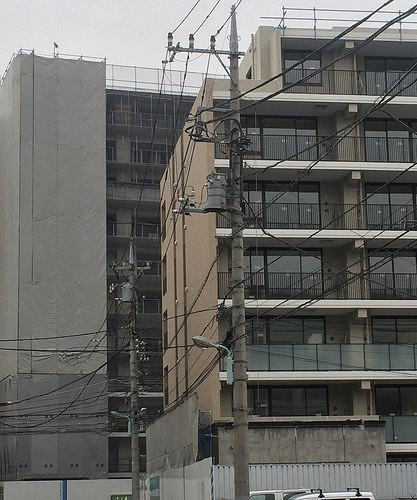 ファイル:20160425パークホームズ板橋蓮根 一番街・二番街.jpg