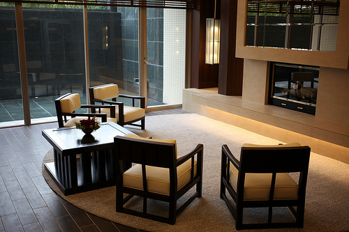 ファイル:ドレッセ鷺沼の杜 共有スペースロビー.jpg