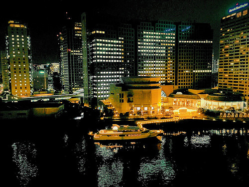 ファイル:外観 正面(2016-04-27撮影).jpg