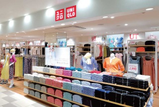 ファイル:ユニクロ 宮坂161008.jpg