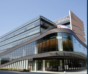 ファイル:小牧市役所 小牧161030.png