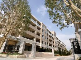 ファイル:ドレッセ美しの森シルフィーノ 外観1.jpg