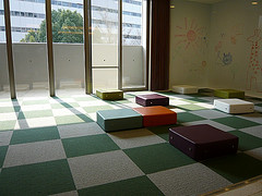 ファイル:ディーグラフォート千里中央 キッズルーム.jpg