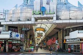 ファイル:九条商店街 弁天161030.jpg