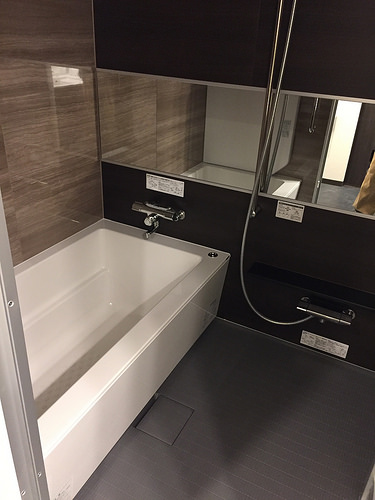 ファイル:シティタワー梅田東 ゲストルームツイン(2).jpg