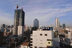 ファイル:ローレルタワー梅田 2007年11月21日撮影.jpg