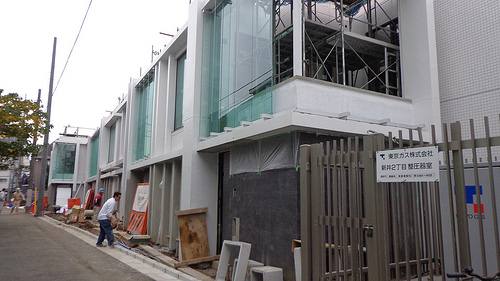 ファイル:施工時 メゾネット棟(2012-11-11撮影).jpg