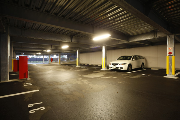 ファイル:垂水アーバンコンフォート リアヒルズ自走式駐車場2.jpg