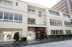 ファイル:高槻マリア・インマクラダ幼稚園 高槻160930.jpg