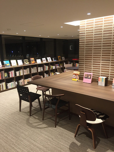 ファイル:ライブラリーラウンジ(2016-03-30撮影)170512.jpg