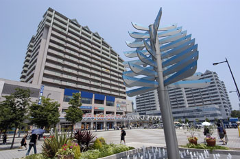 ファイル:垂水アーバンコンフォート リアヒルズレバンテ垂水1番館(徒歩22分・約1690m).jpg