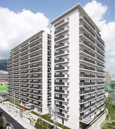 ファイル:グランスイート神戸NORTH HAT外観1.jpg