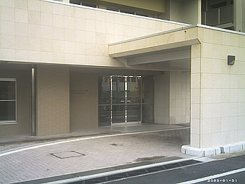 ファイル:グランシーナ蘇我 ザ・プレミアムエントランス.jpg