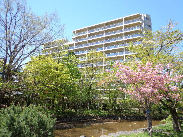 ファイル:ブランズ札幌中島公園 外観 170218.jpg