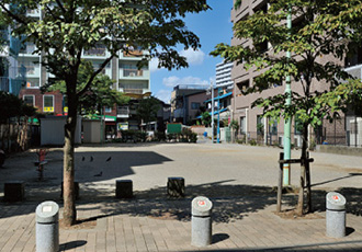 ファイル:柳橋公園 蕨161023.jpg