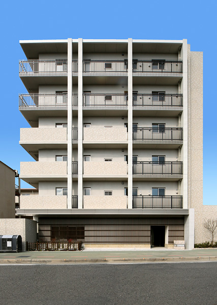 ファイル:ジェイグラン・エル 草津 外観 161218.jpg