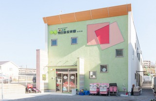 ファイル:明日葉保育園駒岡園 綱島161011.jpg