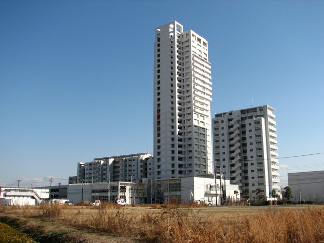 ファイル:アーバンビュー渚ガーデンタワーヴィレッジ外観1.jpg