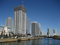 ファイル:横浜ポートサイドプレイス タワーレジデンス工事中(2009年1月撮影).jpg