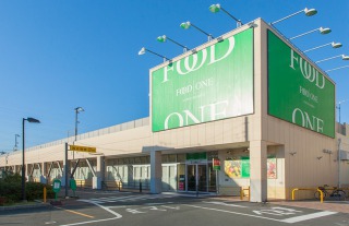 ファイル:ライフガーデン綱島 綱島161011.jpg