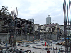 ファイル:パークハウス護国寺施工中(2007年11月撮影).jpg
