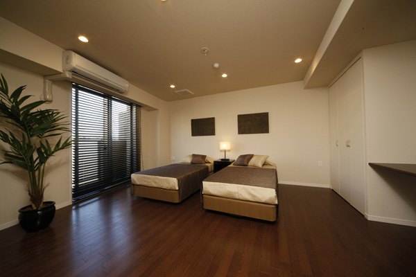 ファイル:垂水アーバンコンフォート リアヒルズゲストルーム.jpg