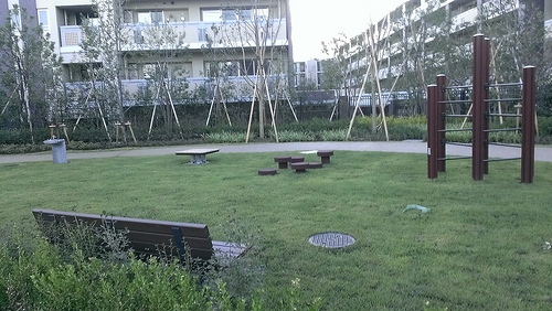 ファイル:ドレッセ鷺沼の杜 公園.jpg