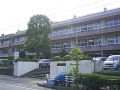 ファイル:南山中学校.jpg