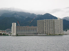 ファイル:ブランズ西大津レイクテラス 10階建設中 ミシガンより 2008年6月22日.jpg