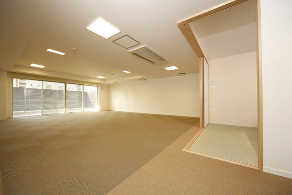 ファイル:垂水アーバンコンフォート リアヒルズ集会室.jpg