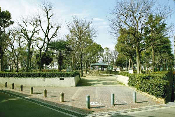 ファイル:ウェリス東園田富田公園(徒歩2分・約105m).jpg