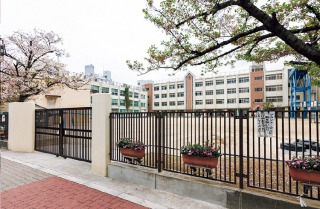 ファイル:市立波除小学校 弁天161030.jpg