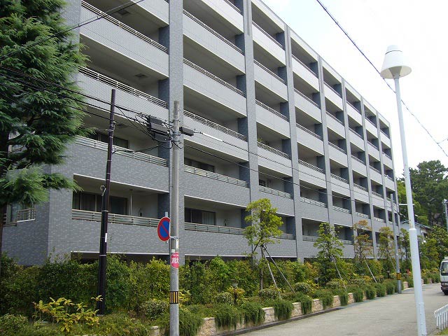 ファイル:ジェイグラン甲子園口 松並町外観1.jpg