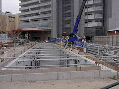 ファイル:20101107沈下式立体駐車場施工時.jpg