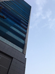 ファイル:ヴィークタワー名古屋 東別院下層階工事進捗(2012.12.13撮影).jpg