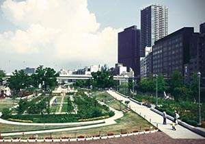 ファイル:中之島公園 本町161104.jpg