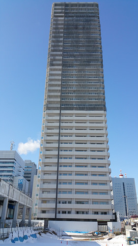 ファイル:プレミスト札幌ターミナルタワー外観東.jpg